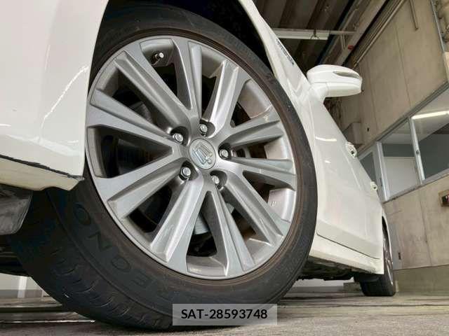 Toyota CROWN SEDAN 2017-06 7978896-15