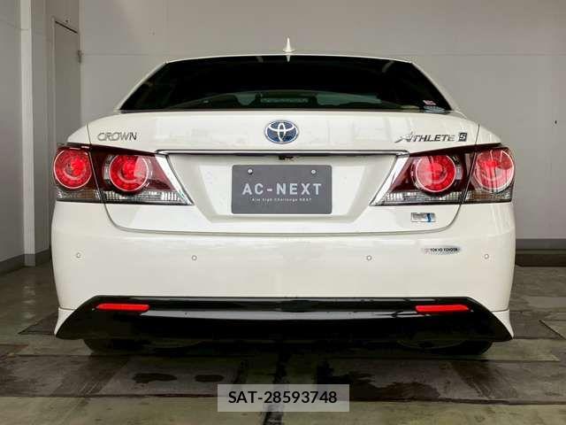 Toyota CROWN SEDAN 2017-06 7978896-18