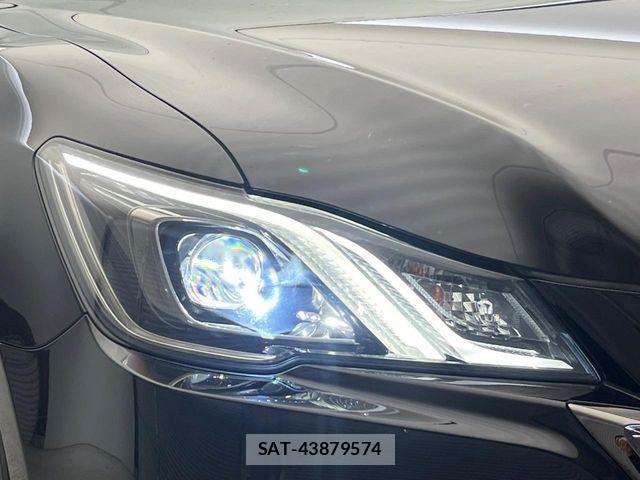 Toyota CROWN SEDAN 2018-01 7978891-11