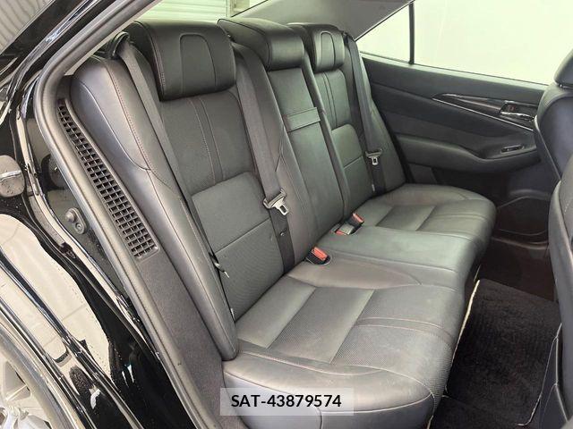 Toyota CROWN SEDAN 2018-01 7978891-13