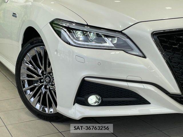 Toyota CROWN SEDAN 2018-09 7978884-11
