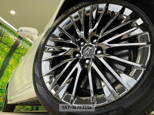Toyota CROWN SEDAN 2018-09 7978884-12