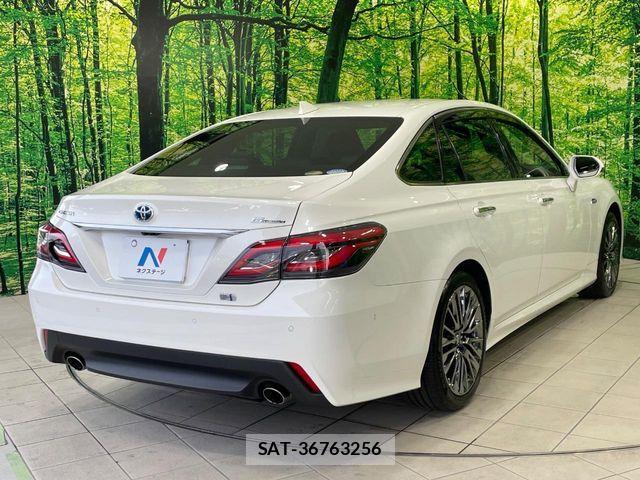 Toyota CROWN SEDAN 2018-09 7978884-16