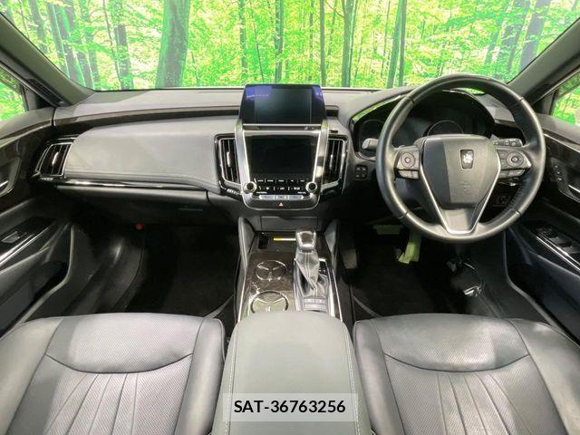 Toyota CROWN SEDAN 2018-09 7978884-1