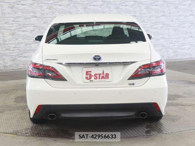 Toyota CROWN SEDAN 2019-03 7978899-13