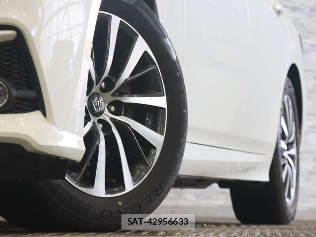 Toyota CROWN SEDAN 2019-03 7978899-18