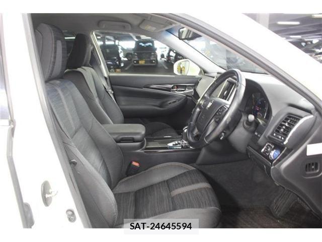 Toyota CROWN SEDAN 2015-09 7978895-28