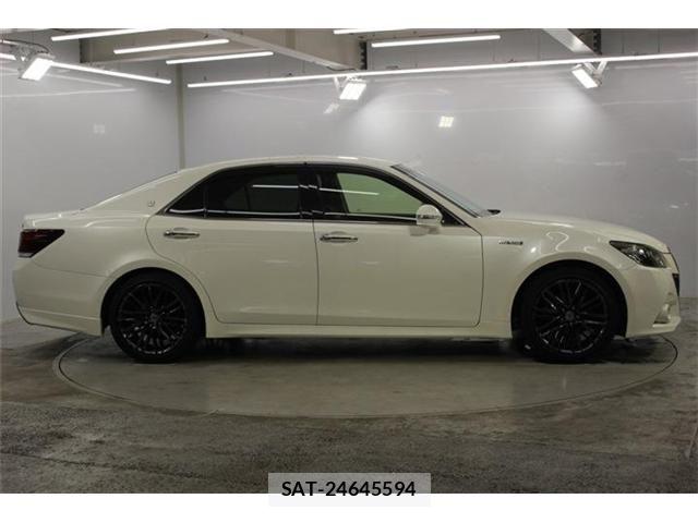 Toyota CROWN SEDAN 2015-09 7978895-3