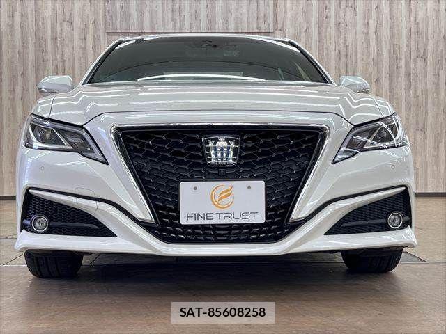 Toyota CROWN SEDAN 2019-05 8035052-13