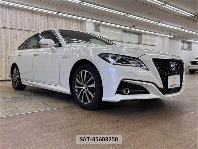 Toyota CROWN SEDAN 2019-05 8035052-14
