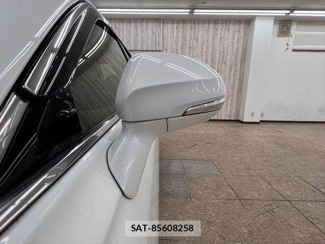 Toyota CROWN SEDAN 2019-05 8035052-24