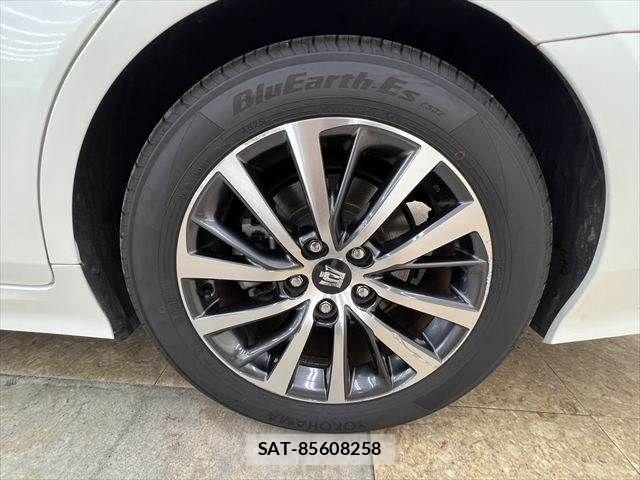 Toyota CROWN SEDAN 2019-05 8035052-27