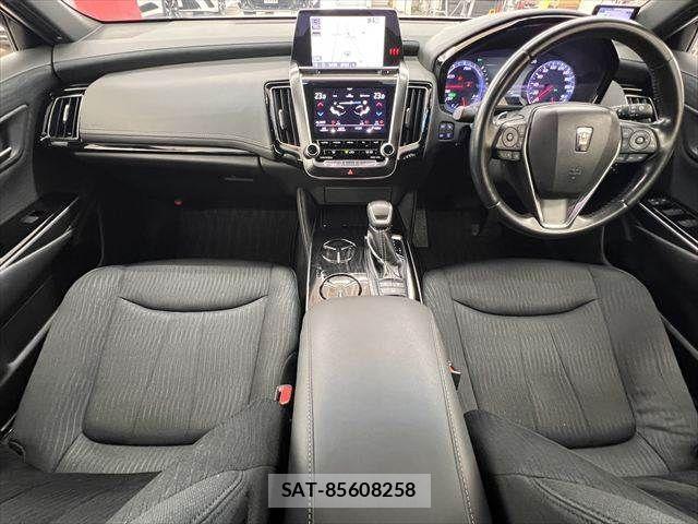 Toyota CROWN SEDAN 2019-05 8035052-2