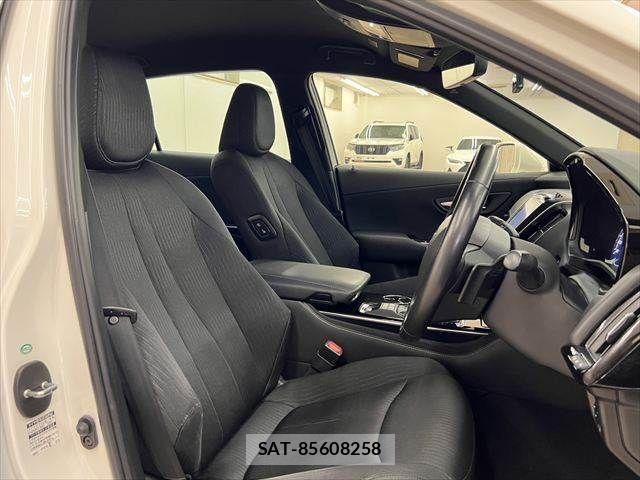 Toyota CROWN SEDAN 2019-05 8035052-6