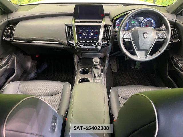 Toyota CROWN SEDAN 2018-08 8035043-1