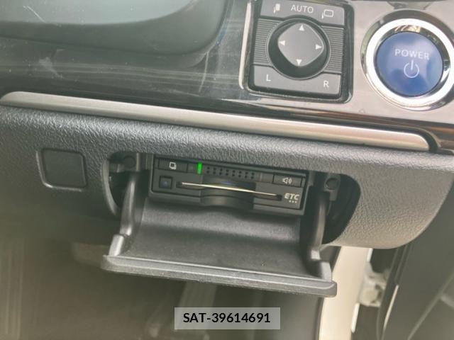 Toyota CROWN SEDAN 2015-11 8035064-12