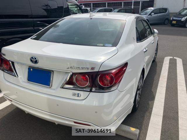 Toyota CROWN SEDAN 2015-11 8035064-2