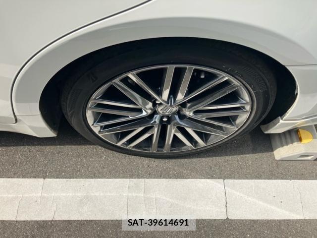 Toyota CROWN SEDAN 2015-11 8035064-7
