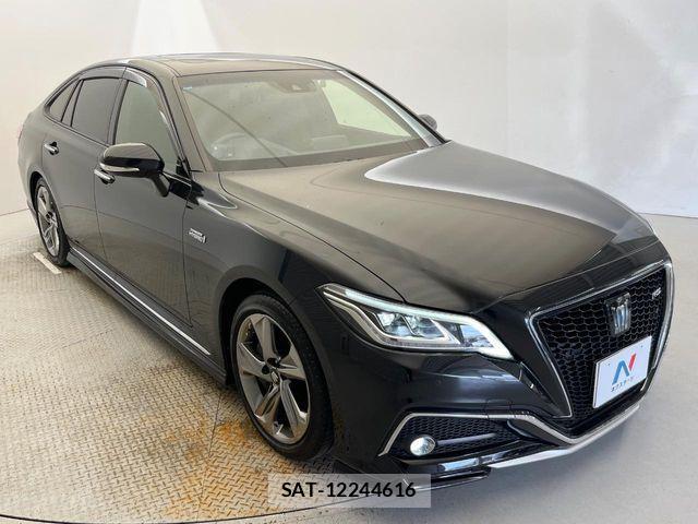 Toyota CROWN SEDAN 2018-10 8035040-16