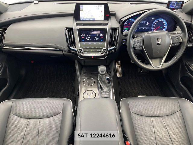 Toyota CROWN SEDAN 2018-10 8035040-1