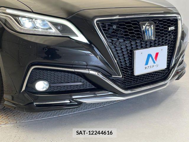 Toyota CROWN SEDAN 2018-10 8035040-2