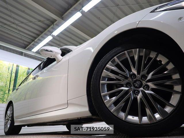 Toyota CROWN SEDAN 2020-09 8035044-13