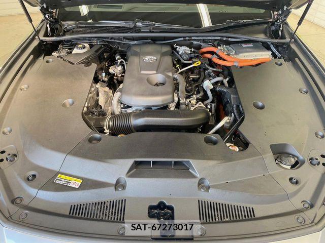 Toyota CROWN SEDAN 2024-11 8035033-17