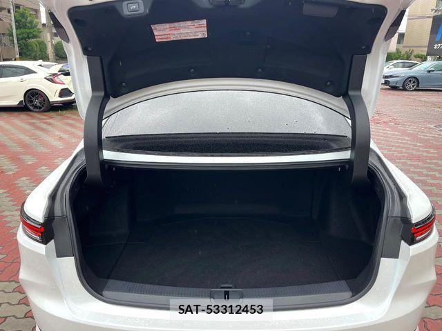 Toyota CROWN SEDAN 2024-12 8035035-10