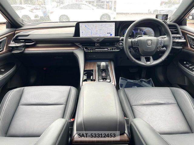 Toyota CROWN SEDAN 2024-12 8035035-1