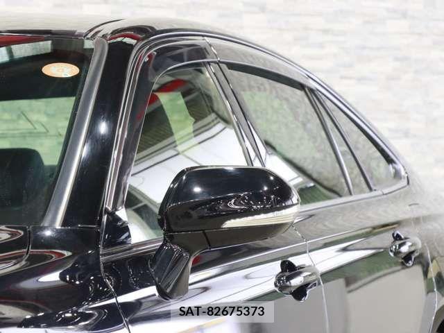 Toyota CROWN SEDAN 2019-06 8035061-17