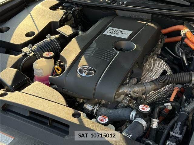 Toyota CROWN SEDAN 2017-04 8035069-19
