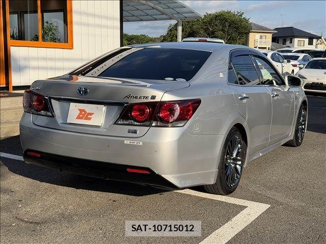 Toyota CROWN SEDAN 2017-04 8035069-23