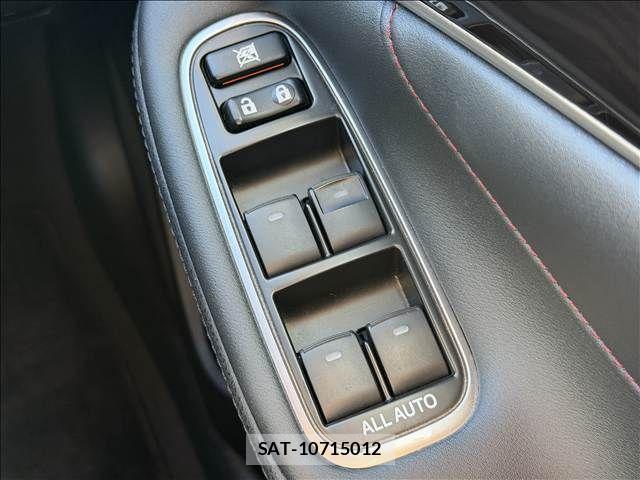 Toyota CROWN SEDAN 2017-04 8035069-28