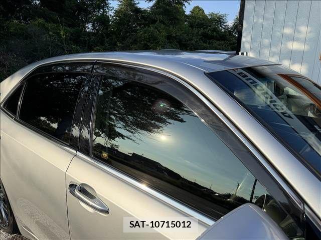 Toyota CROWN SEDAN 2017-04 8035069-29