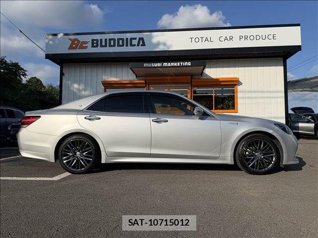 Toyota CROWN SEDAN 2017-04 8035069-6