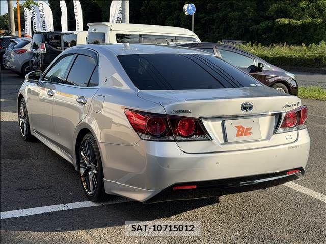 Toyota CROWN SEDAN 2017-04 8035069-7