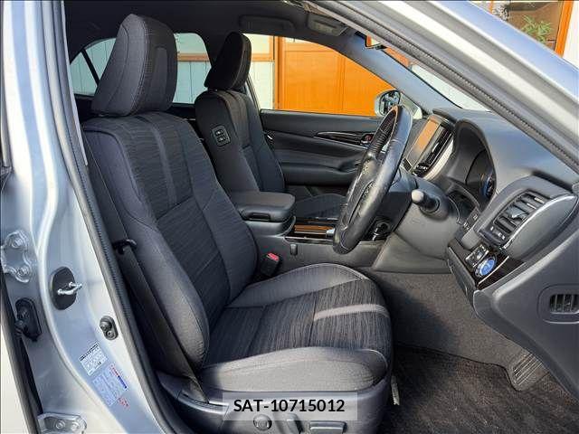 Toyota CROWN SEDAN 2017-04 8035069-8