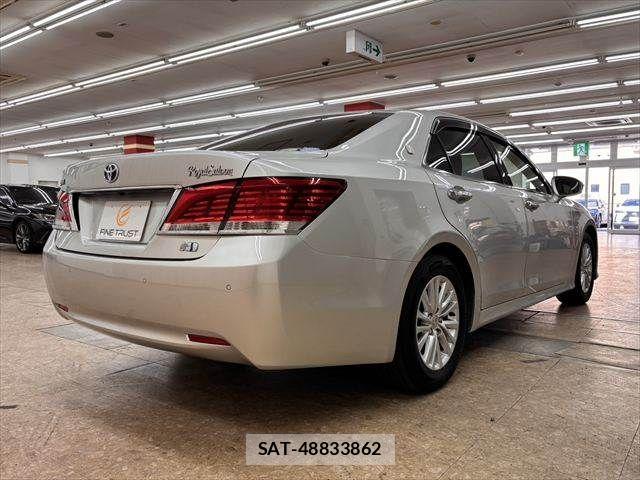 Toyota CROWN SEDAN 2015-12 8035067-17