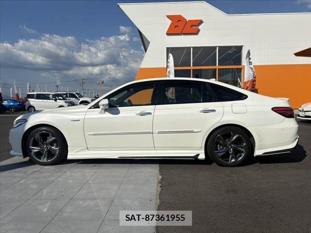 Toyota CROWN SEDAN 2018-07 8035051-10