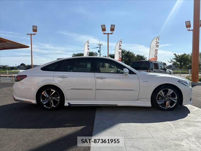 Toyota CROWN SEDAN 2018-07 8035051-11