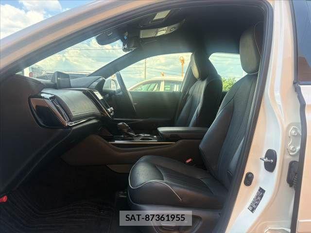 Toyota CROWN SEDAN 2018-07 8035051-16