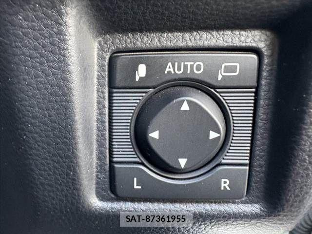 Toyota CROWN SEDAN 2018-07 8035051-23