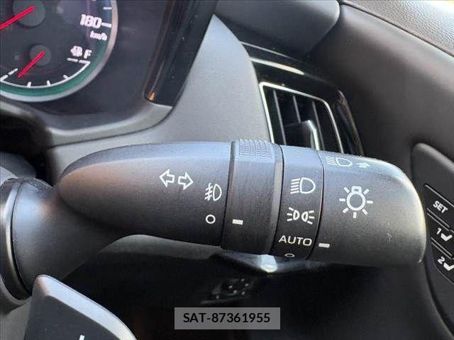 Toyota CROWN SEDAN 2018-07 8035051-28