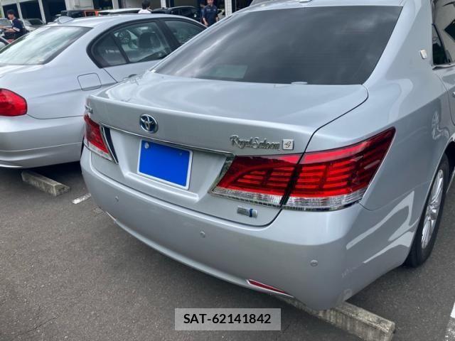 Toyota CROWN SEDAN 2013-11 8035070-9