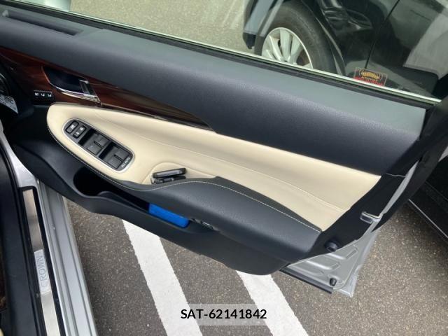 Toyota CROWN SEDAN 2013-11 8035070-15