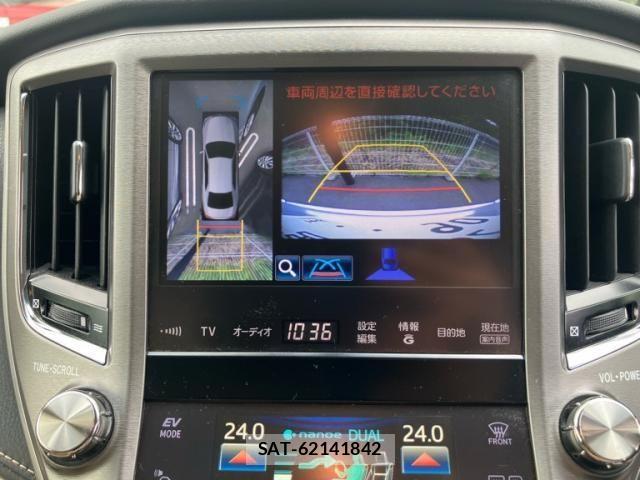 Toyota CROWN SEDAN 2013-11 8035070-22