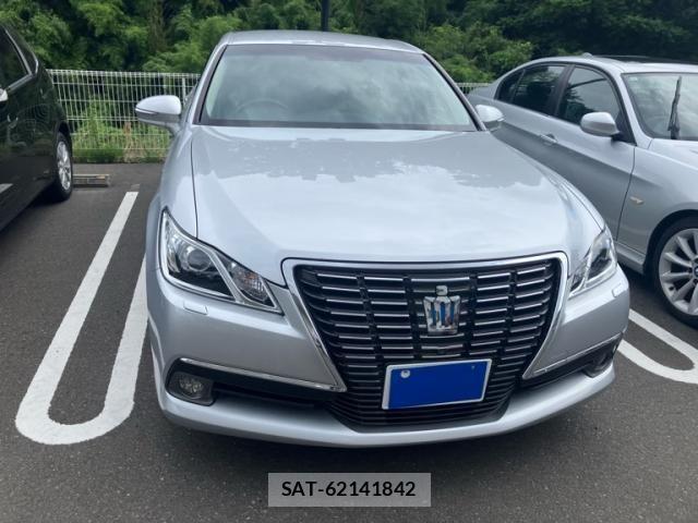 Toyota CROWN SEDAN 2013-11 8035070-2