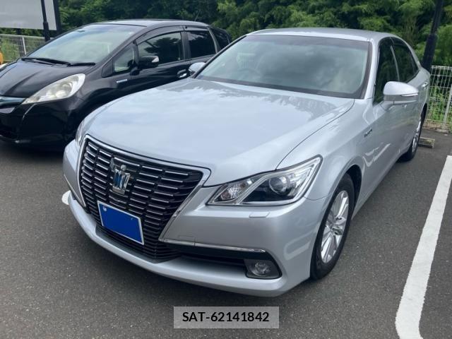 Toyota CROWN SEDAN 2013-11 8035070-3