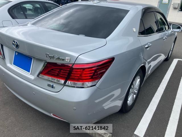Toyota CROWN SEDAN 2013-11 8035070-8
