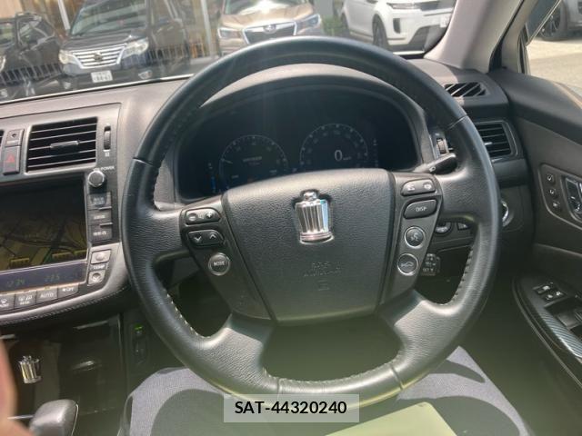 Toyota CROWN SEDAN 2009-05 8035073-17